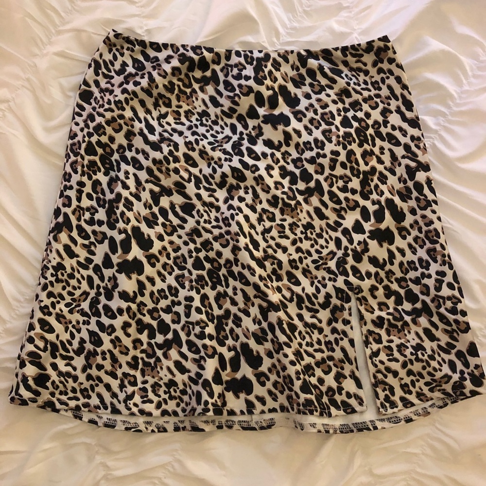 NWT Princess polly Cheetah Skirt with slit